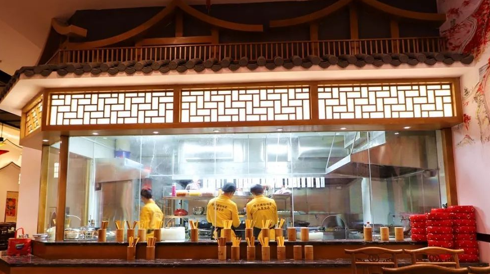 餐饮厨房隔断最便宜的方法？-第2张图片