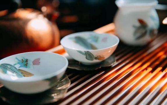 家居客厅装修装饰成新中式风格,怎么装才能最美?-第25张图片 家居客厅装修装饰成新中式风格,怎么装才能最美?-第25张图片