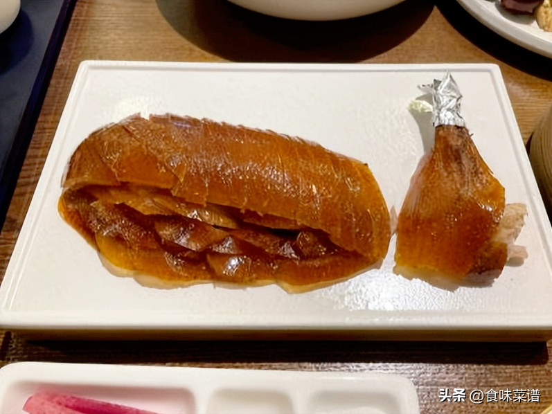 生意最红火的12家烤鸭店，酥香美味，吃过10种的，您是正宗老北京-第11张图片
